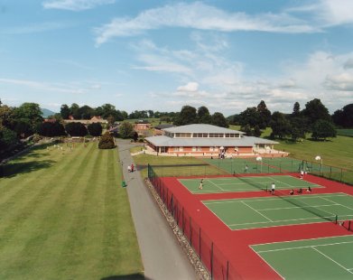 Day High School in England